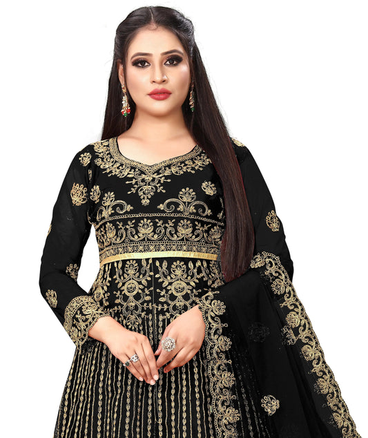 Styling-Secrets-How-to-Perfectly-Accessorize-Your-Embroidered-Kurta SHREENATHJI WORLD
